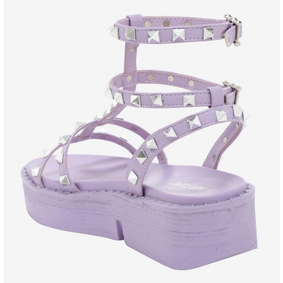Lavender studded flatform sandals - Picture 2 of 8